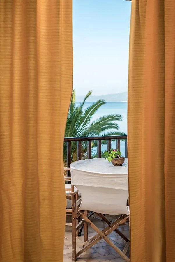 Glaros Beachfront Apartment In Hanioti Greece