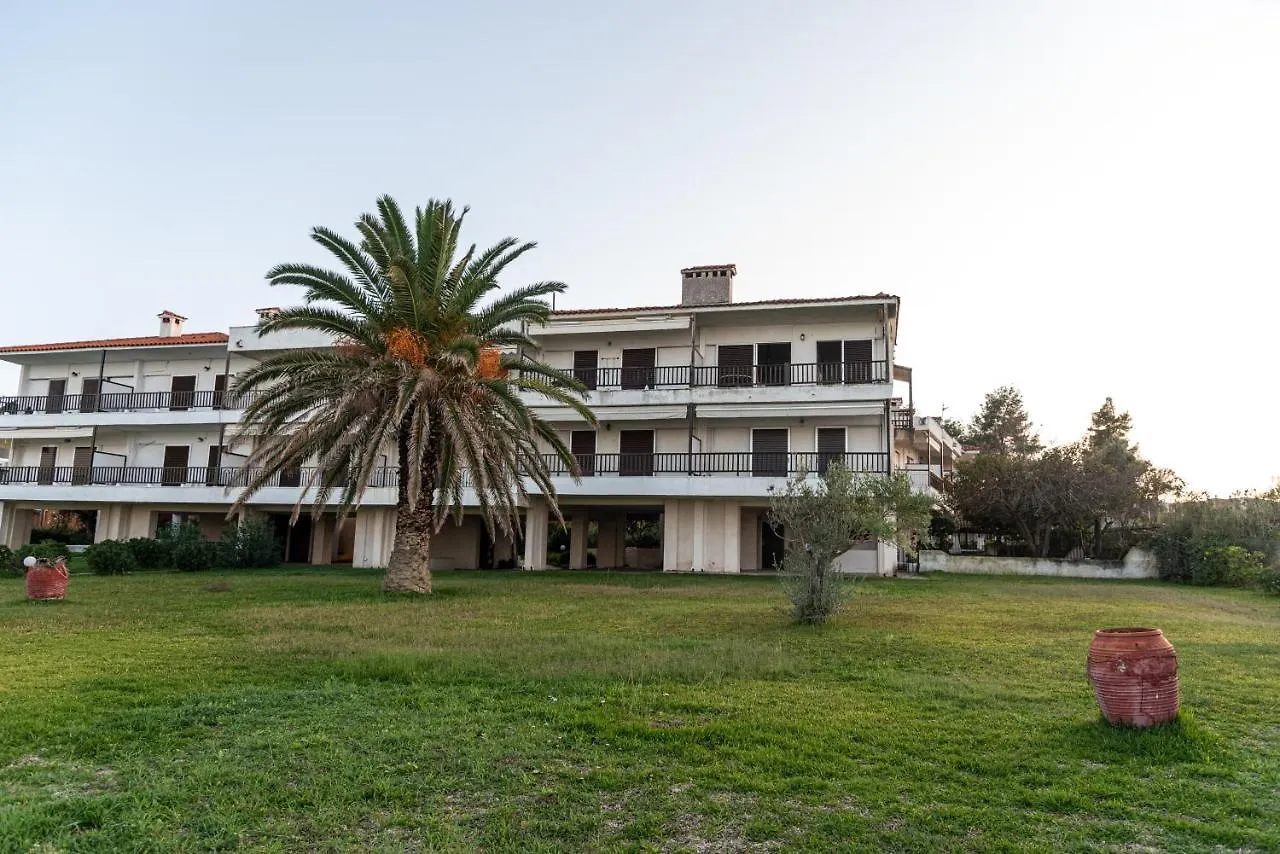 Glaros Beachfront Apartment In Hanioti 0*,