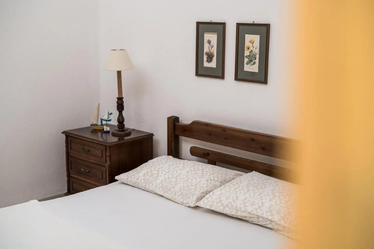 Glaros Beachfront Apartment In Hanioti